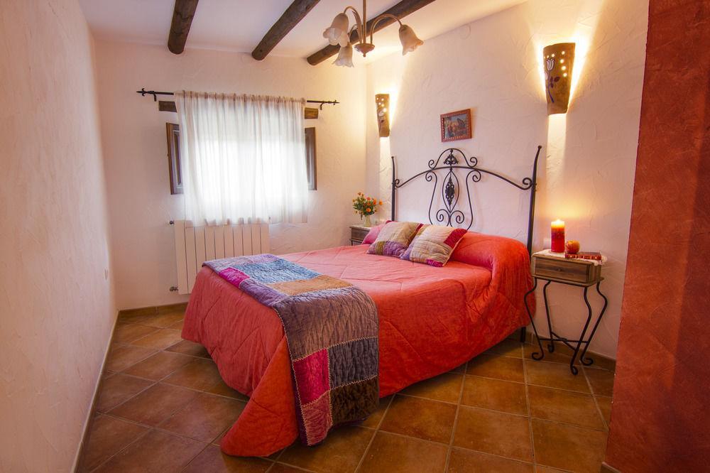 Reul Alto Cortijos Rurales Guest House Laroya Exterior photo